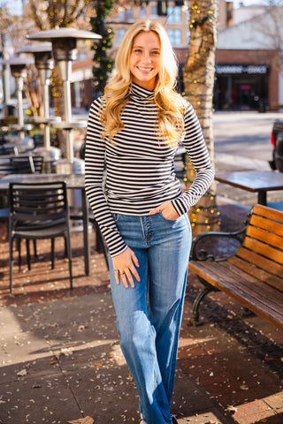 White & black stripe turtleneck