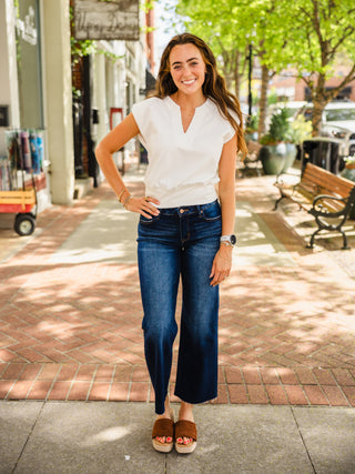 Sleeveless pullover top