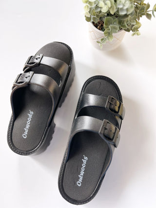 Black travel sandal