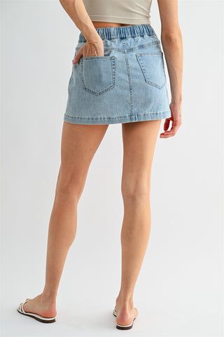 HR light wash mini skirt