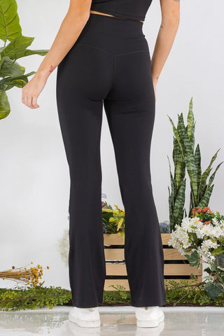 Black yoga pants