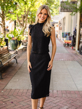 Lace mock neck sleeveless top