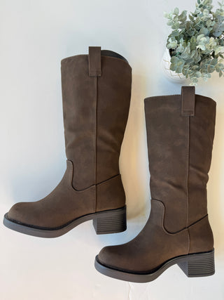 Espresso nubuck pull on boot