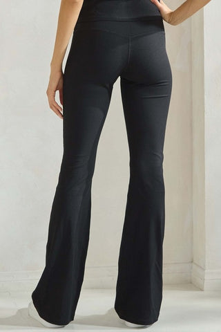 Black ribbed yoga pants