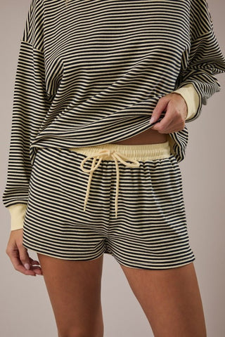 Mid rise striped shorts