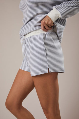 Mid rise striped shorts