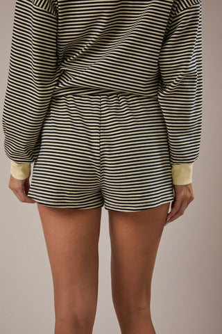 Mid rise striped shorts