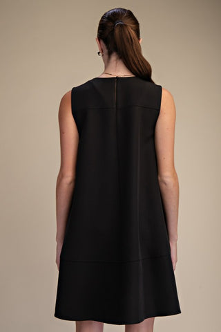 Black sleeveless pleated dress