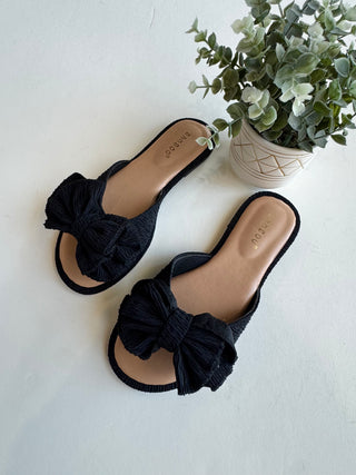 Black bow sandal