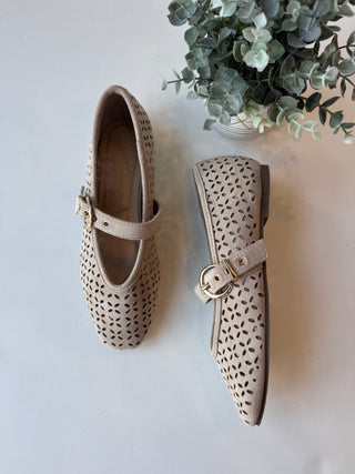 Sand woven flats