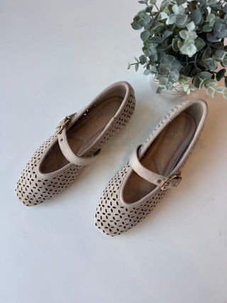 Sand woven flats