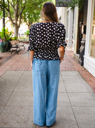 Black & white polka dot short puff sleeve blouse