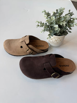 Regis slip on shoe