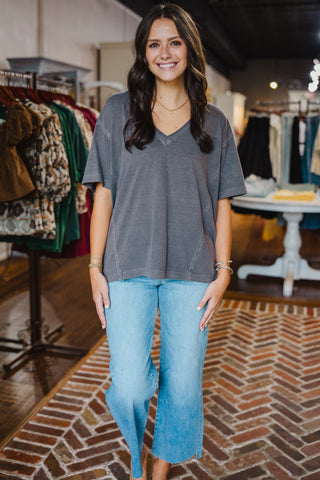 SS V neck contrast stitch tee