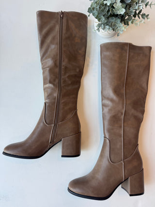 Tall boot in taupe