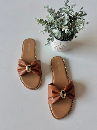 Tan bow sandal