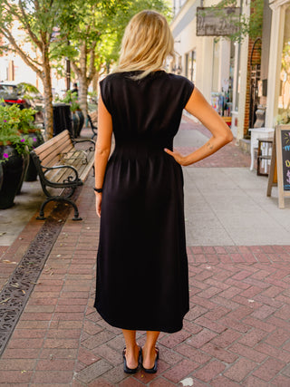 Entro Black sleeveless pleated dress