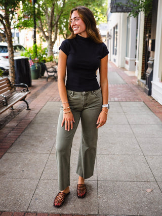Mock neck basic tee