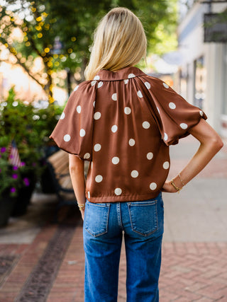 Short puff sleeve polka dot top