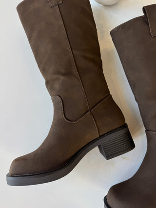 Espresso nubuck pull on boot