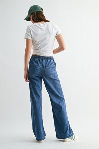 Medium wash HR jeans